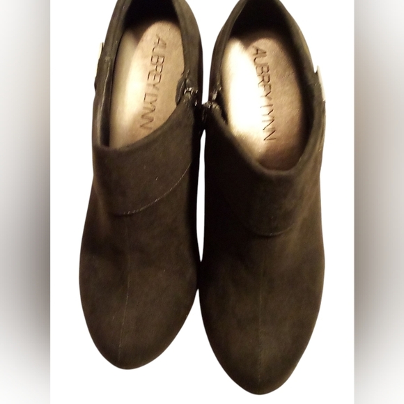 Aubrey Lynn Red Or Black Suede Booties, New In Box, 3" Block Heel, Zipper/Buckle - Picture 5 of 13